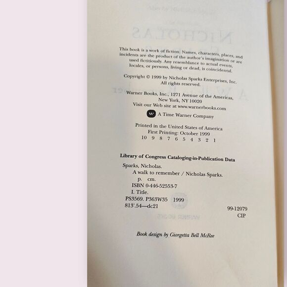 First Edition A Walk to Remember - Picture 4 of 7